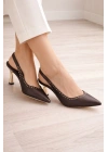 Kadın Sivri Burun Zımbalı Slingback İnce Topuk Ayakkabı