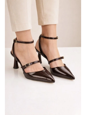 Kadın Rugan Sivri Burun Bilekten Bağlamalı İnce Bant Topuklu Ayakkabı