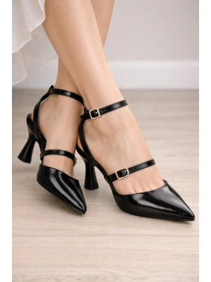 Kadın Rugan Sivri Burun Bilekten Bağlamalı İnce Bant Topuklu Ayakkabı