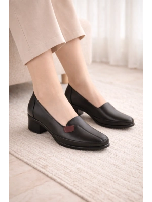 Kadın Siyah Düz Giy-Çık Kısa Topuk Ayakkabı