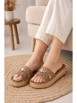 Nazar Boncuğu Detayıyla Işıldayan Yaz Terliği