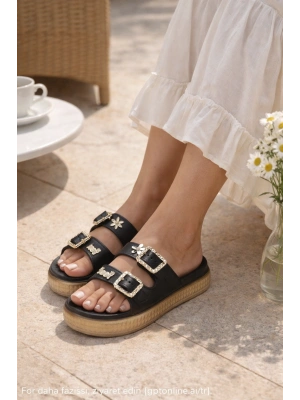 Premium Görünüm: Çiçek Detaylı Taşlı Tokalı Kadın Terlik