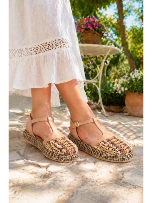 Kadın Hasır Detaylı Bilek Bantlı Günlük Sandale