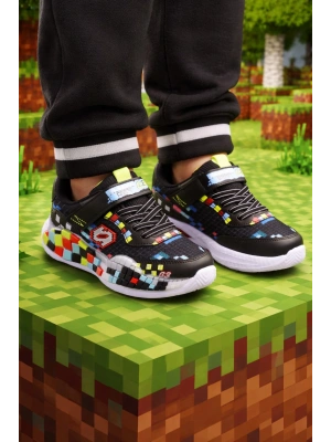 Erkek Çocuk Anarok Taban Spor Ayakkabı – Renkli Piksel Desenli, Rahat ve Kaymaz