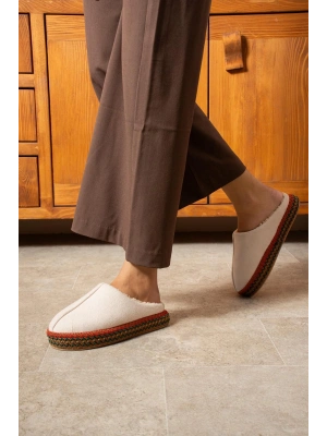 İçi Tüylü Yüksek Tabanlı Kadın Ev Terliği