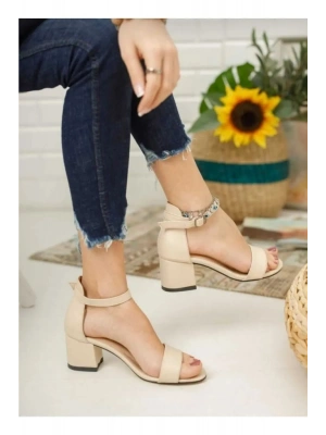 Kadın Nude Tek Bant Kalın Klasik Topuklu Ayakkabı