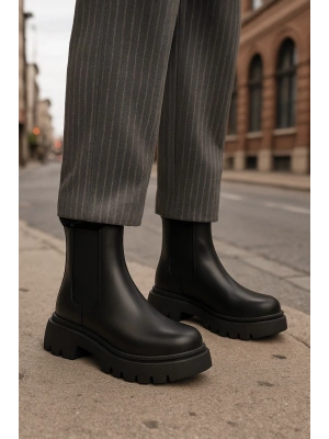 Kadın Postal Lastik detay Kaymaz Taban Bot