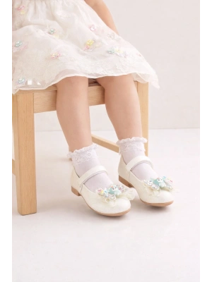 Kız Çocuk Masal Şıklığı: Fiyonk Figür Detaylı babet