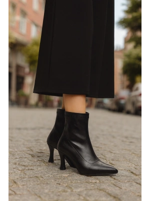 Sivri Burun Şık Çorap Streç Günlük Kadeh Topuk Bot Yarım Çizme