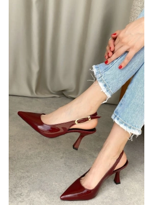 Tokalı Kadın Sivri Topuklu Ayakkabı