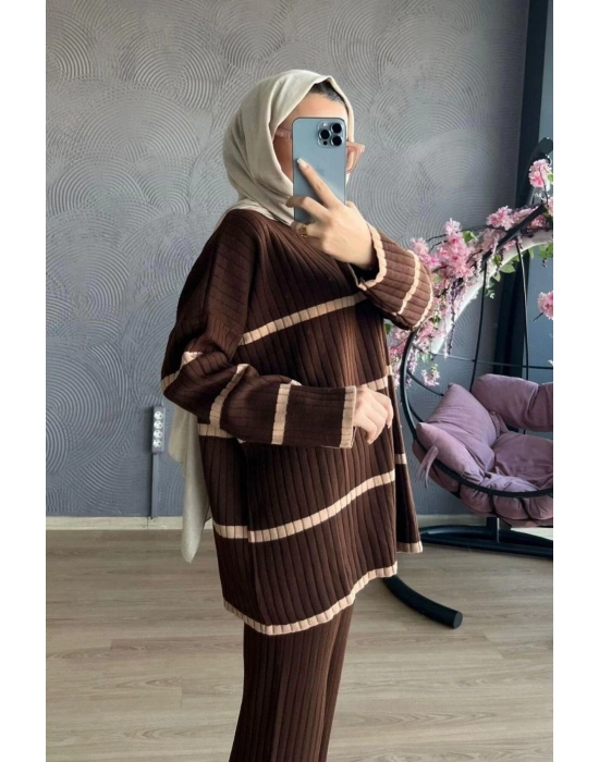 İki Renkli Triko Takım Kahverengi