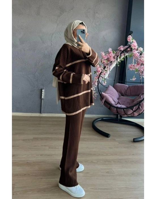 İki Renkli Triko Takım Kahverengi