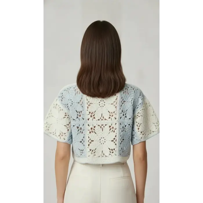 El Yapımı Çiçek Motifli Koton Crop Bluz
