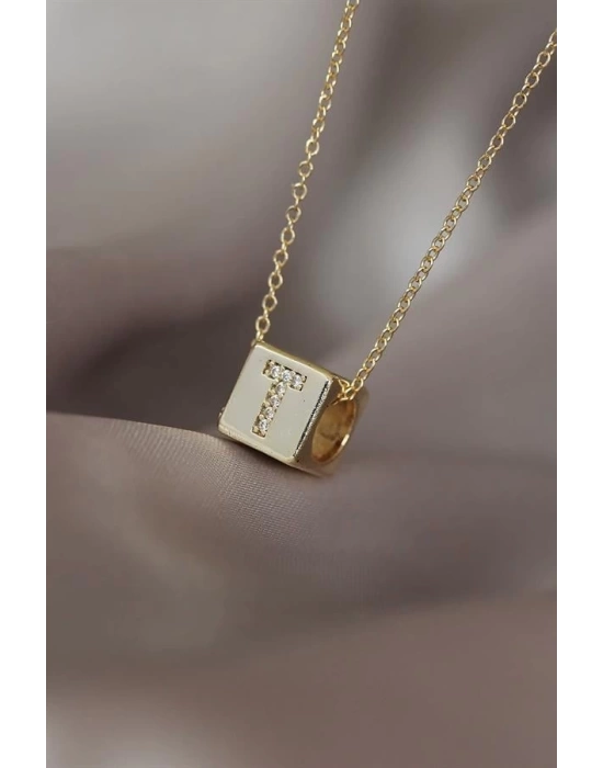 Gold Renkli Küp Model Zirkon Taşlı T Harfli Kolye