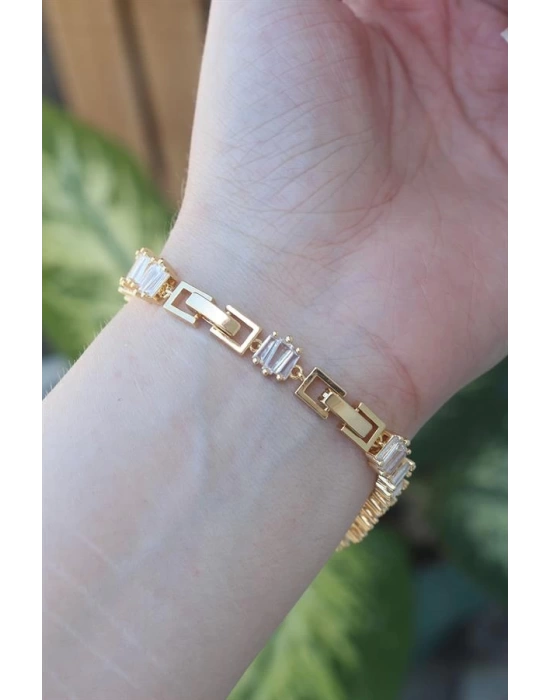 Vip Seri Pirinç Zirkon Taşlı Gold Renk Kare Su Yolu Model Bileklik