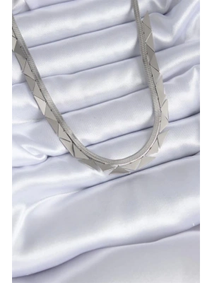 316L Çelik Gümüş Renk İtalyan Zincir Üçgen Model Kadın Kolye