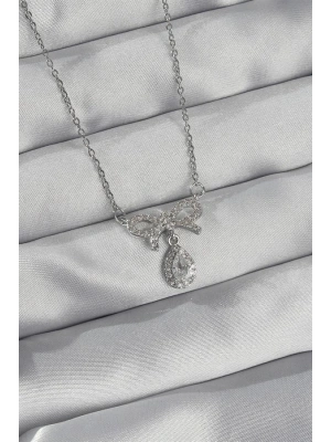 316L Çelik Gümüş Renk Zirkon Taşlı Fiyonk Detay Damla Kolye