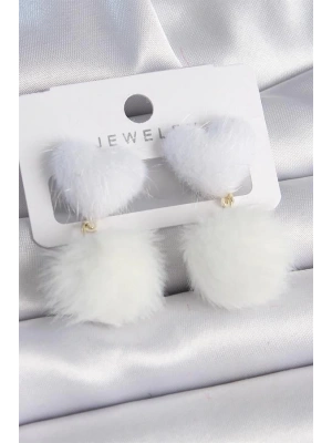 Beyaz Tüylü Kalp Ponpon Model Kadın Küpe