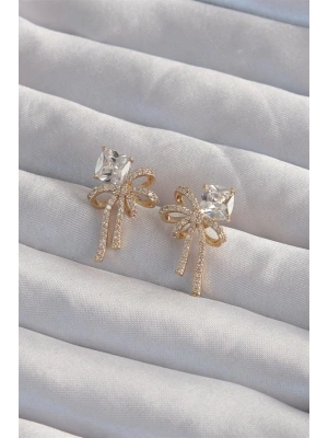 Pirinç Gold Renk Kare Zirkon Taşlı Fiyonk Küpe