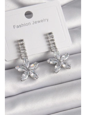 Pirinç Gümüş Renk Su Yolu Zirkon Taşlı Çiçek Model Kadın Küpe