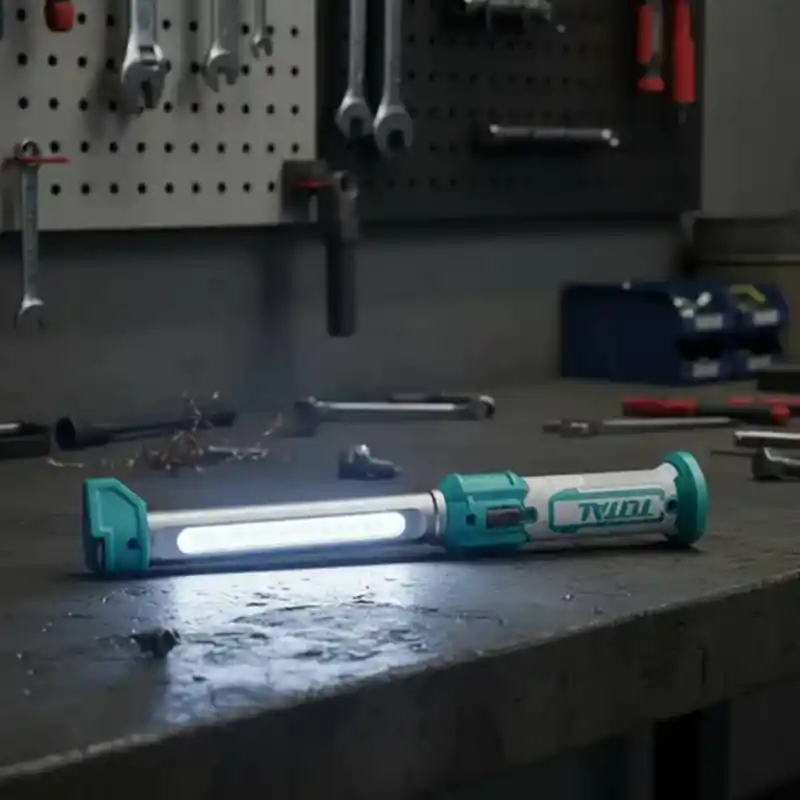 Total TWLI043006 Manyetik Şarjlı Çalışma Lambası