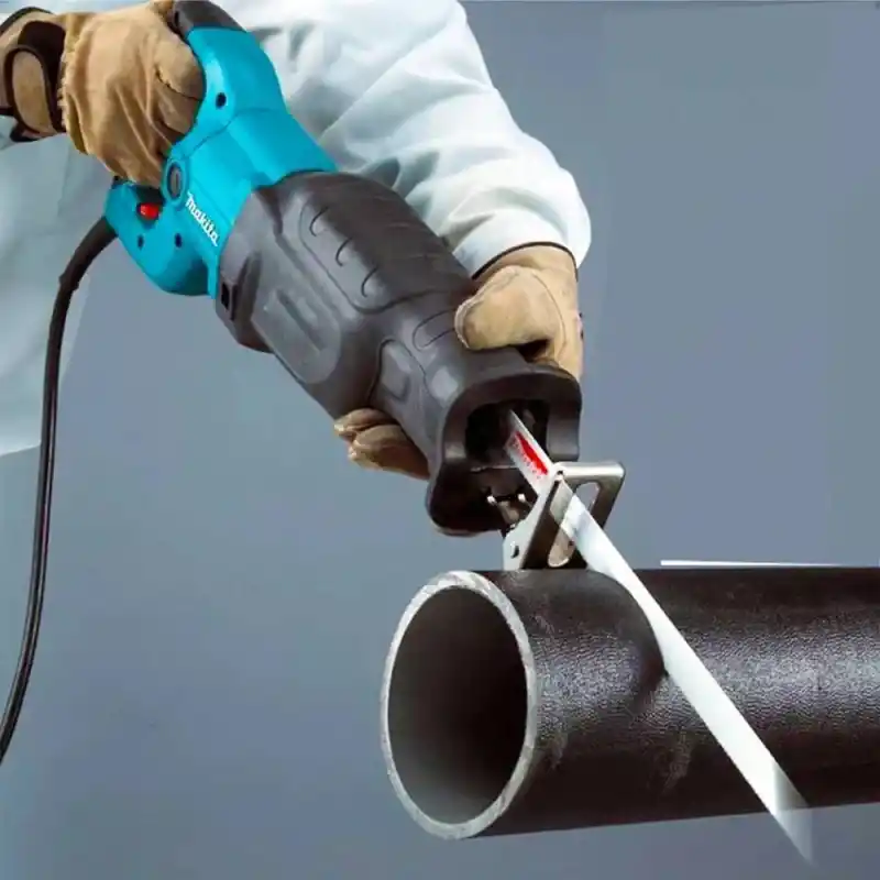 Makita M4501KB Tilki Kuyruğu Kılıç Testere