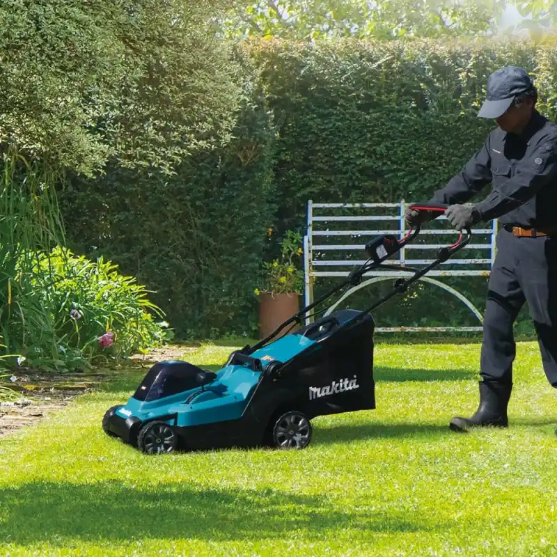 Makita LM003GM103 Akülü Çim Biçme Makinesi 38cm