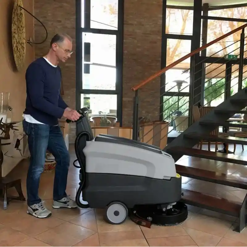 Lavor DYNAMIC 45B Akülü Zemin Yıkama Yer Temizleme Otomatı
