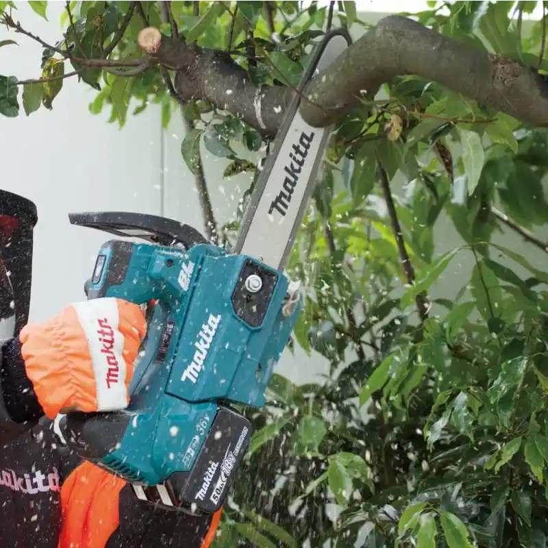 Makita DUC256Z Solo Akülü Ağaç Kesme Motoru