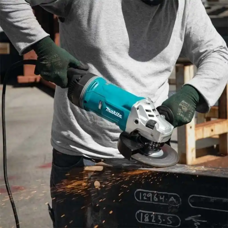 Makita GA7070 Büyük Taşlama