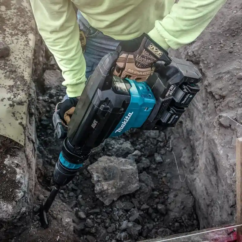 Makita HM002GZ03 XGT 40Vx2 Solo Akülü Kırıcı
