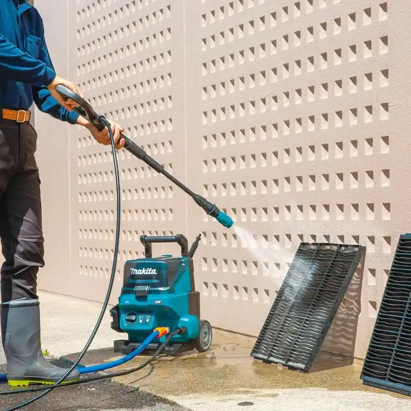 Makita HW001GZ Solo Akülü Basınçlı Yıkama Makinesi