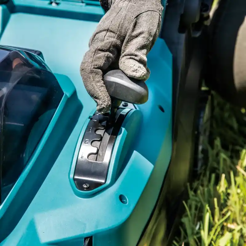 Makita LM004GZ Akülü Çim Biçme Makinesi 43cm