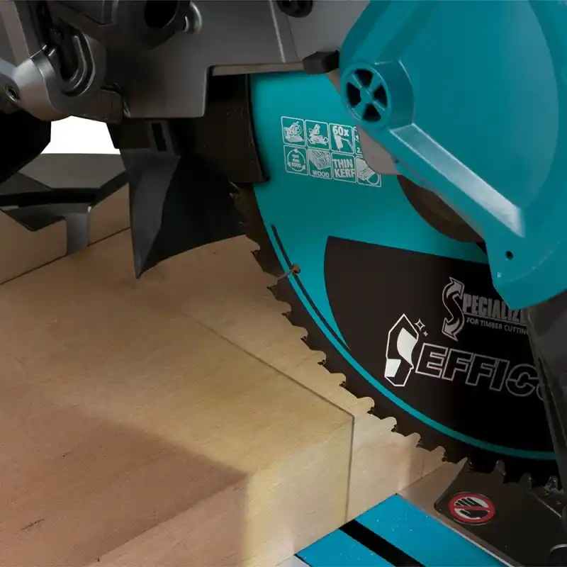 Makita LS003GZ01 Solu Akülü Gönye Kesme Testere 305mm