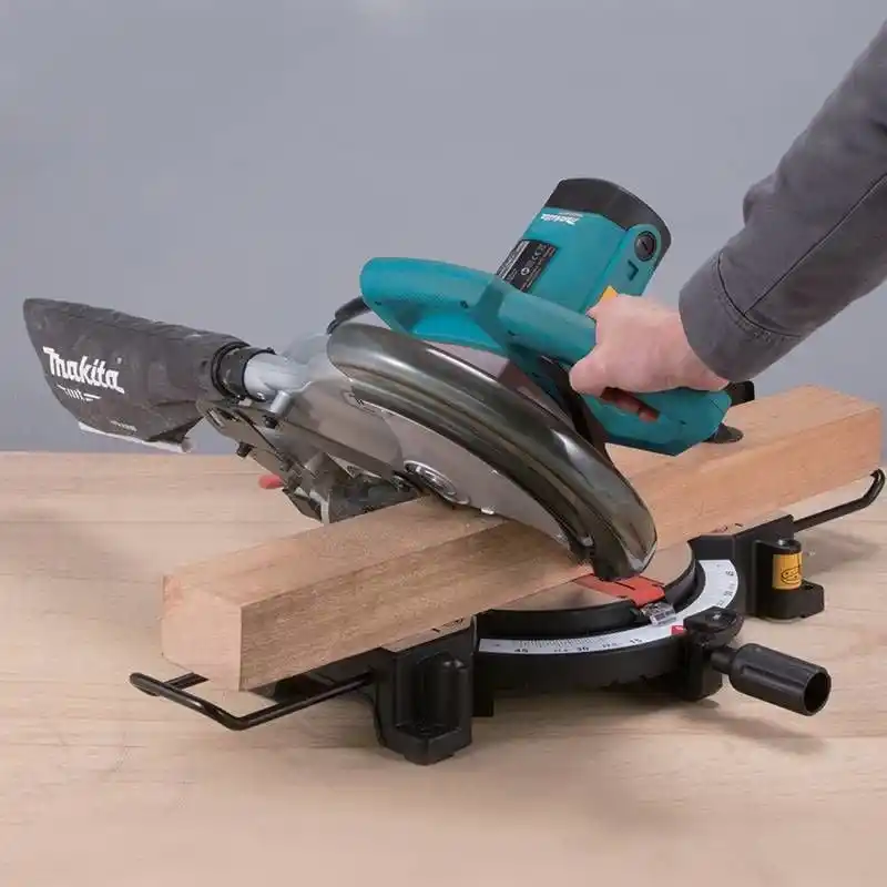 Makita M2300NB Gönye Kesme Testere