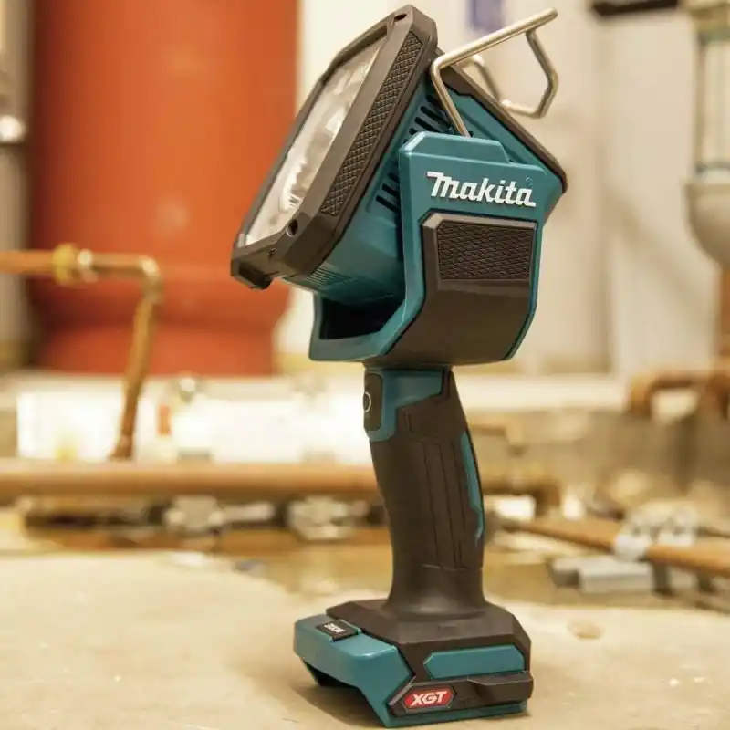 Makita ML007G Solo Akülü Projektör Spot Çalışma Şantiye Lambası