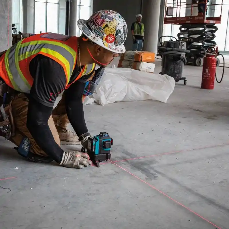 Makita SK700D Solo Akülü 3x360 Kırmızı Multi Line Hizalama Lazeri