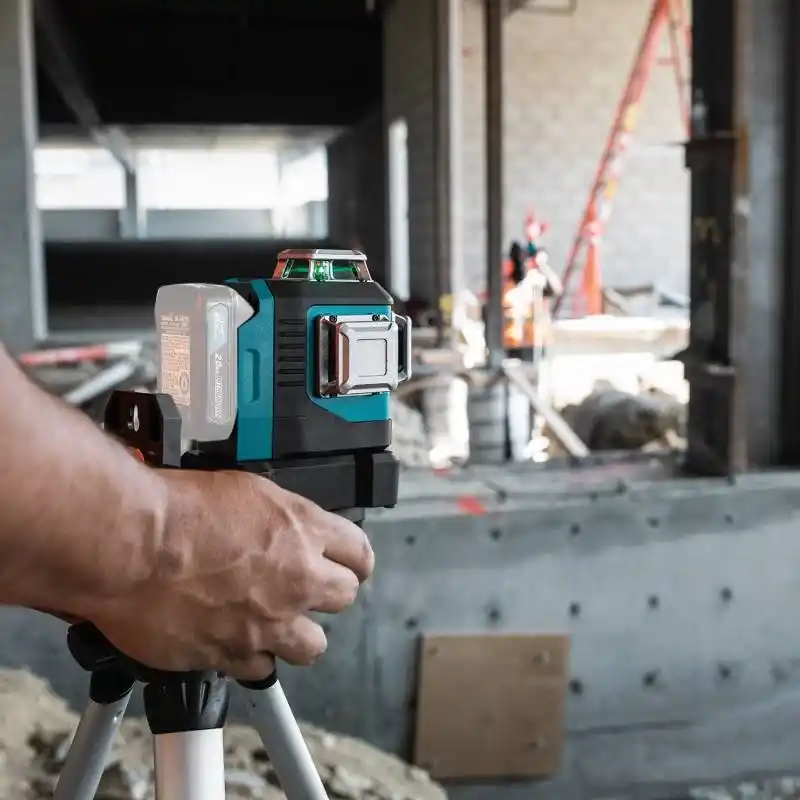 Makita SK700GD 3x360° Solo Akülü Yeşil Multi Line Lazer Hizalama