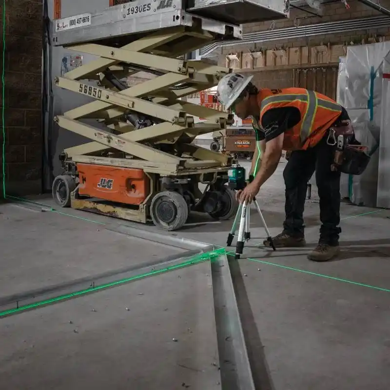 Makita SK700GD 3x360° Solo Akülü Yeşil Multi Line Lazer Hizalama