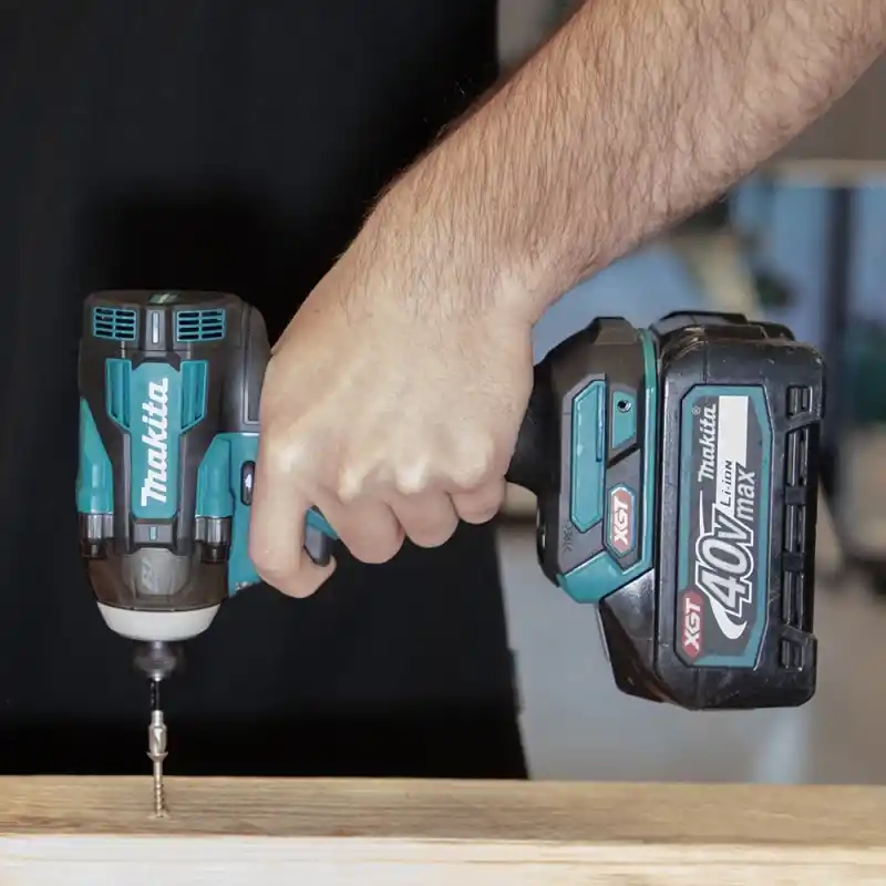 Makita TD004GZ Solo Akülü Darbeli Vidalama 230 Nm