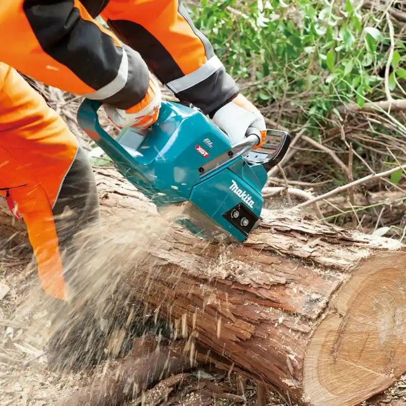 Makita UC017GZ 40V Solo Akülü Ağaç Kesme Motoru 45cm