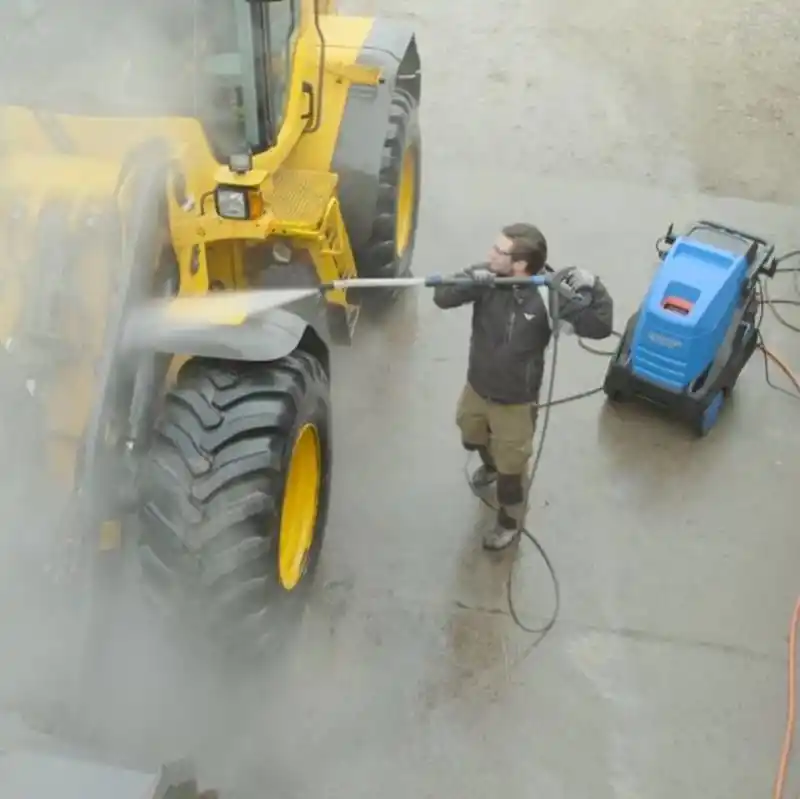 Nilfisk MH 4M-200/960 FA EU Sıcak Soğuk 200 Bar Basınçlı Yıkama Makinesi