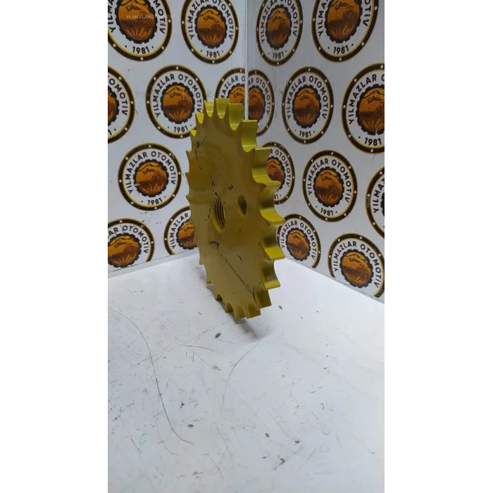 23 DİŞ KELEBEK MİL  DİŞLİSİ ORTASI VİDALI -TC-