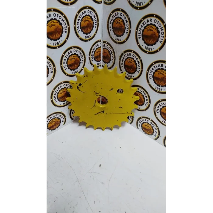 23 DİŞ KELEBEK MİL  DİŞLİSİ ORTASI VİDALI -TC-