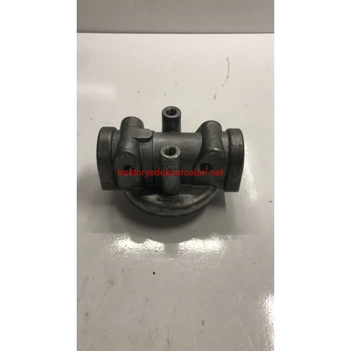 DİREKSİYON FİLTRE ÜST KAPAK (375-390-398-399) MASSEY FERGUSON