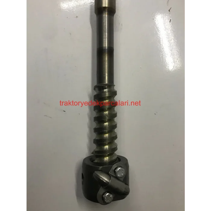 DİREKSİYON MİLİ FREZELİ (240) MASSEY FERGUSON