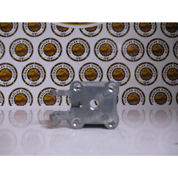 HİDROLİK POMPA DİYAFRAM GÖVDESİ ( MANİVELA GÖVDESİ ) MF