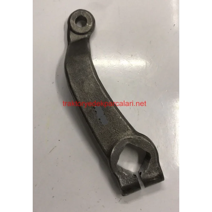 ÖN AKSON ÜST KOLU SAĞ (480-640) FİAT TRAKTÖR