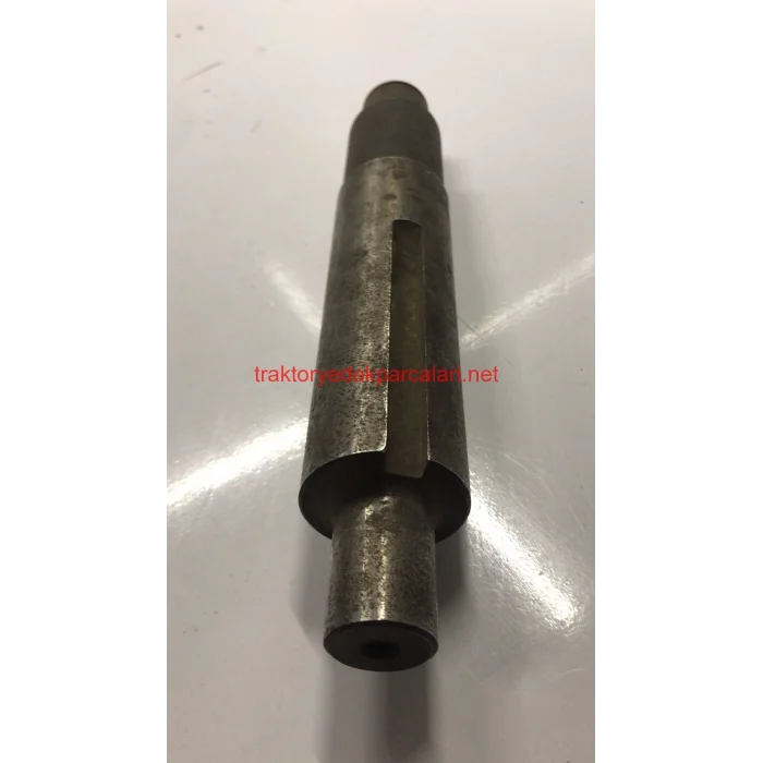 VİTES MİLİ GERİ VİTES (640-70/56) FİAT TRAKTÖR