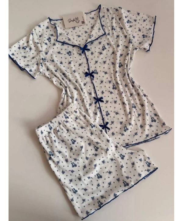 AÇIK YAKA ÇİÇEK DESEN TAKIM